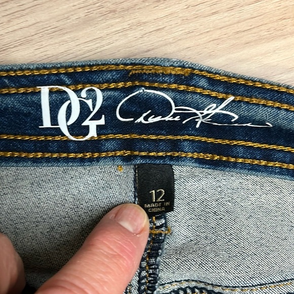 DG2 by Diane Gilman Virtual Stretch Straight-Leg Utility Jean Size 12 NWT - Picture 7 of 11